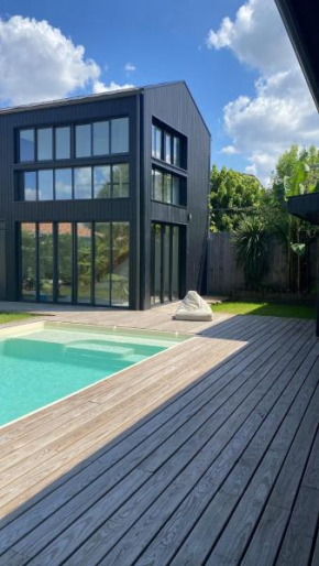 Poolside Retreat in Le Bouscat
